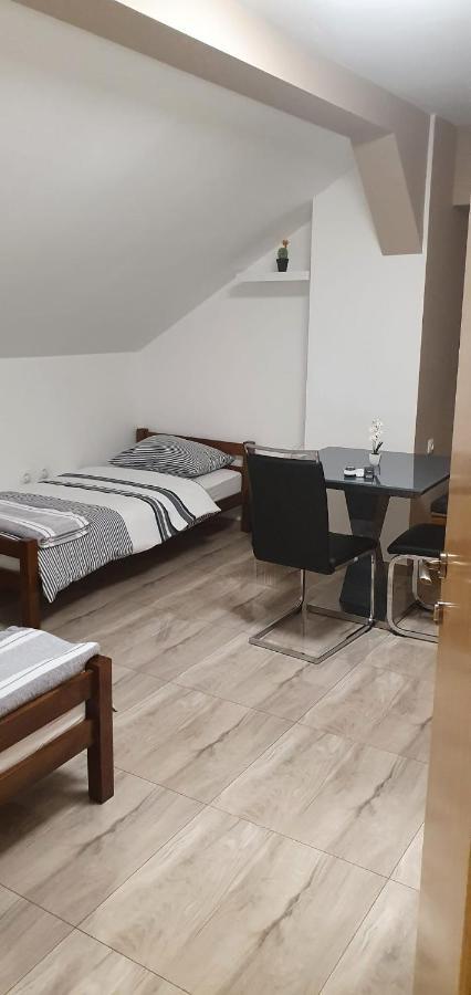 Apartman Dabrovic Novska エクステリア 写真