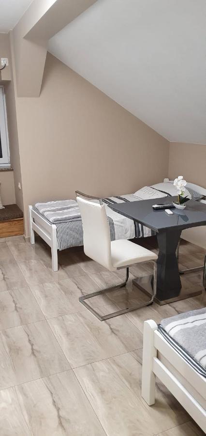 Apartman Dabrovic Novska エクステリア 写真