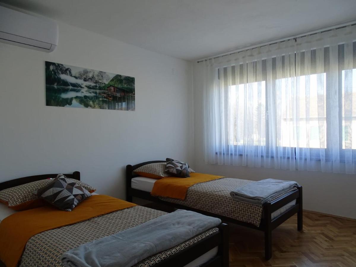 Apartman Dabrovic Novska エクステリア 写真
