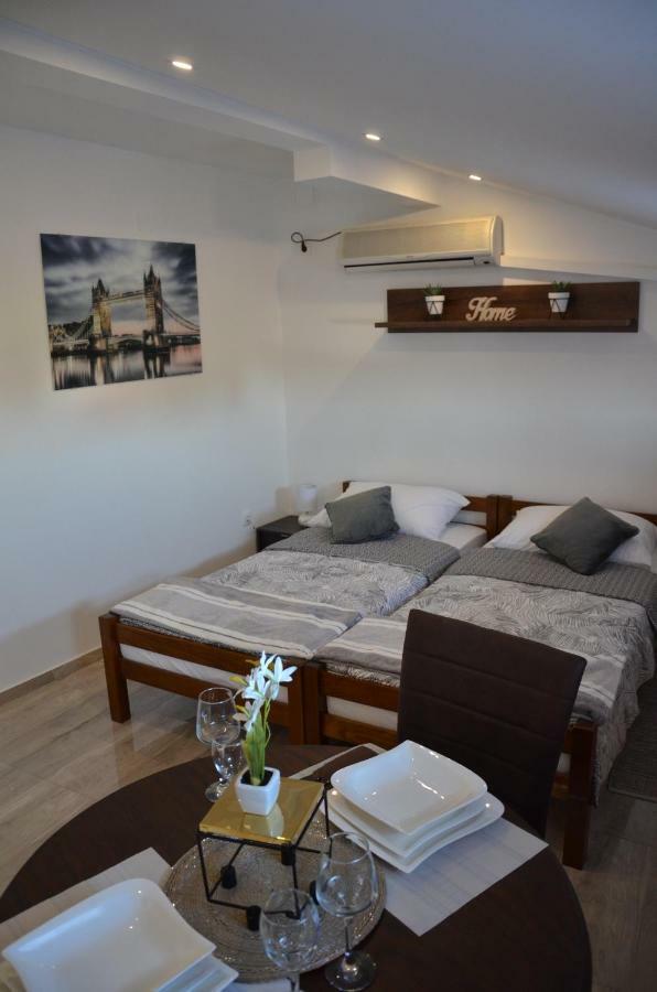 Apartman Dabrovic Novska エクステリア 写真